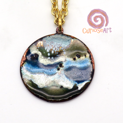 Joyas-Curioseart-Colgante-disco-esmaltado-dos-caras-cadena-dorada-3