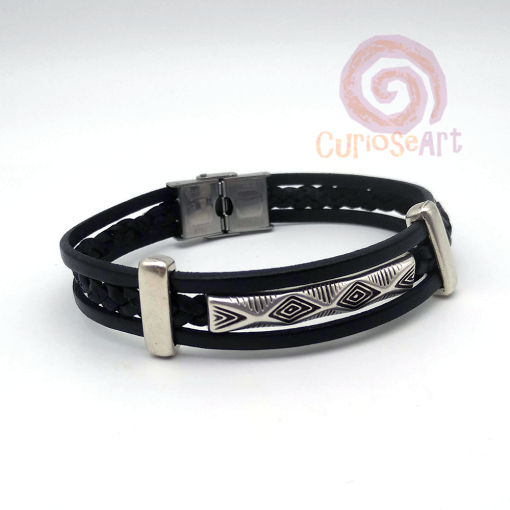 Bisuteria-Curioseart-Pulsera-cuero-negro-con-pasador-decorado